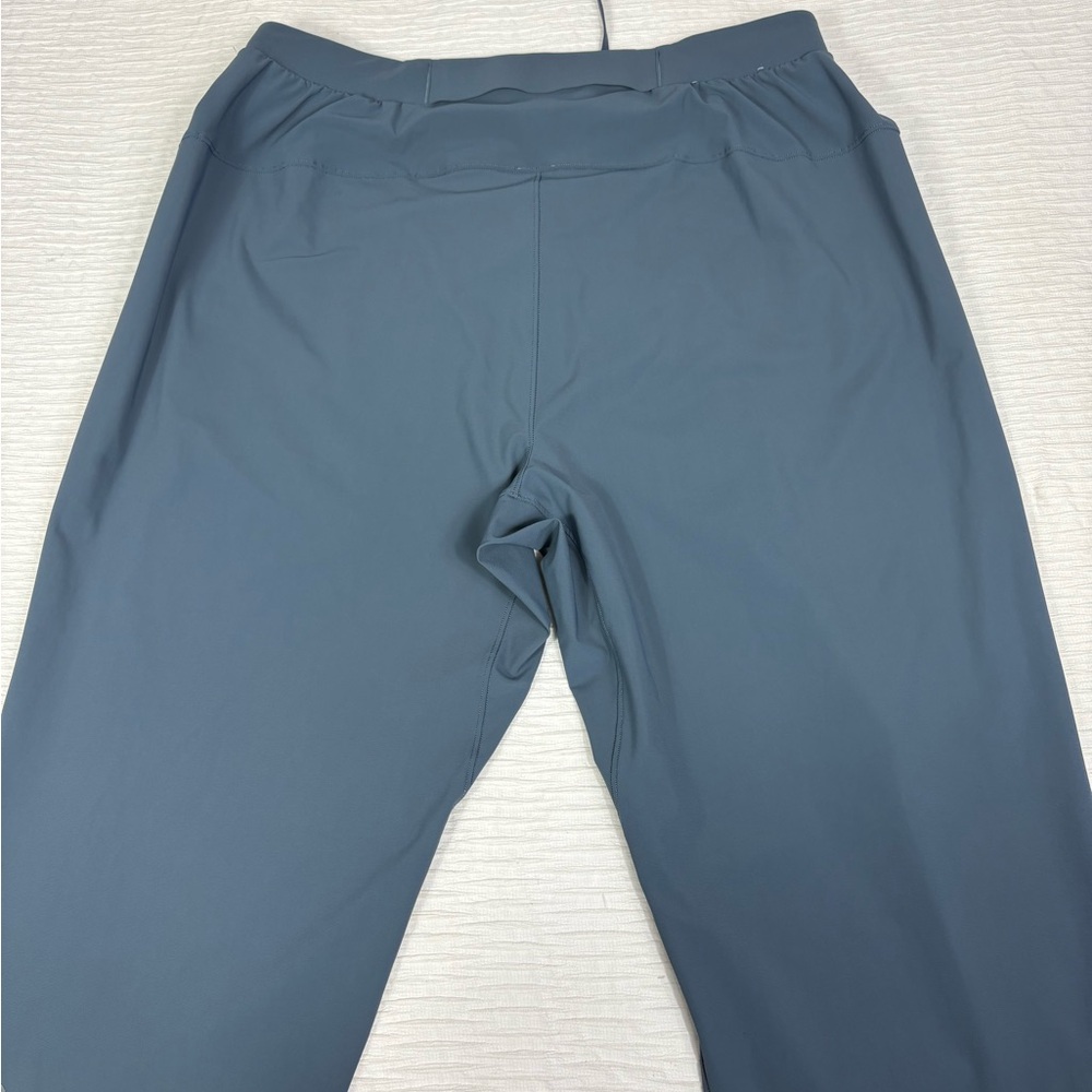 Lululemon Men's Jogger Sweatpants - Picture 4 of 10